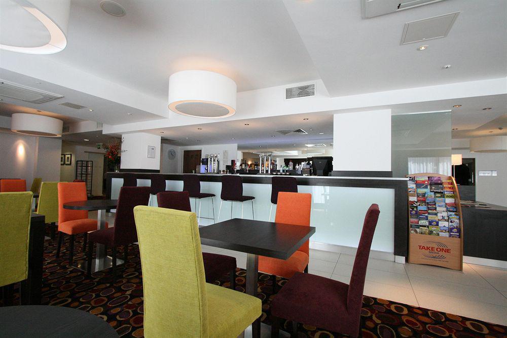 Holiday Inn Express Birmingham South A45, An Ihg Hotel Restoran fotoğraf